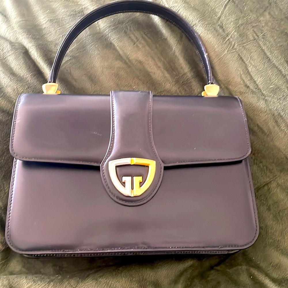 GUCCI 🖤🖤🖤🖤💛Vintage Black EUC